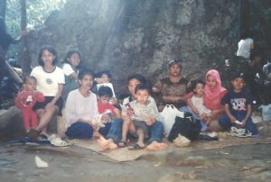 Berwisata keluarga ke Air Terjun Bantimurung Kabupaten Maros Sulsel (dok pribadi)